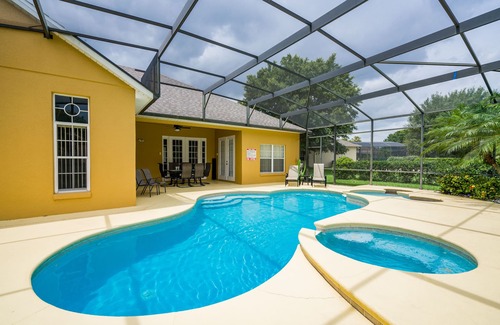 West Kissimmee Villa | ¡VRBO SE QUEDÓ AQUÍ! 2. 5 millas a Disney! Sala de cine Theatre, Mickey Private Pool!