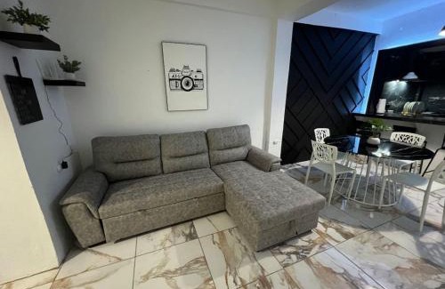 Arecibo Pueblo Apartamento | VSS Minimalista in Arecibo - Sleek and Serene Stay Near Beaches