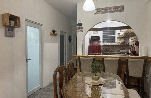 Arecibo Pueblo Apartamento | VSS Rustic: Stylish & Relaxing Escape Near Beaches