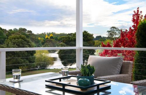 Daylesford Casa | Vue Lake Daylesford Villa- lakeside luxury