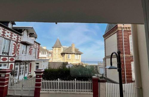 Villers-sur-Mer Apartamento | Vue mer, balcon, 50m plage & village, au calme - centre ville historique, 2P pour 4 maximum