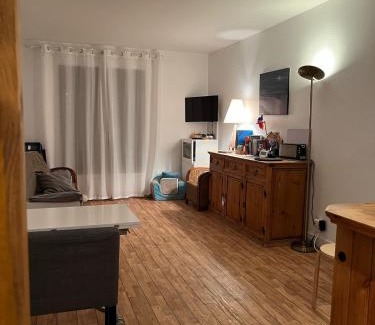 Villers-sur-Mer Apartamento | Vue mer, balcon, 50m plage & village, au calme - centre ville historique, 2P pour 4 maximum