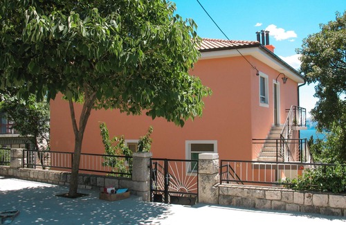 Novi Vinodolski Apartamento | Vukelic by Interhome