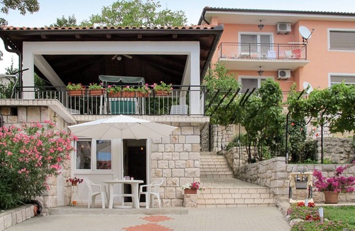 Novi Vinodolski Apartamento | Vukelic by Interhome