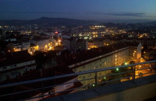 Poio Apartamento | VUT-PO- 000403 Balcón Vista aérea de ciudad. Terraza 30 m2 Ria de Pontevedra