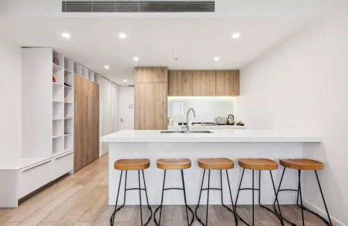 North Melbourne Apartamento | Vyra at Arden Park - Minutes to Dining Shops and CBD