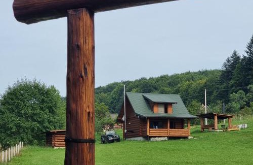 Lviv Oblast Casa | Vysoka brama дерев'яний будиночок з чаном