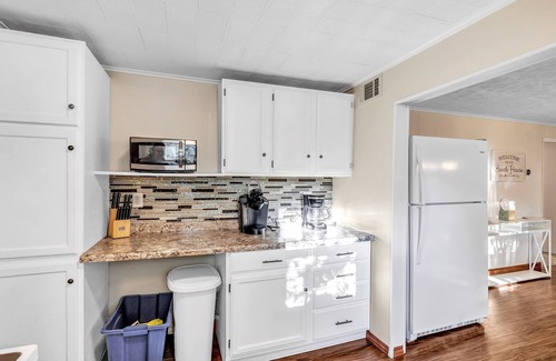Green Bay Casa | ⌈W a t e r f r o n t ⌋ cottage with tower! ⏏︎