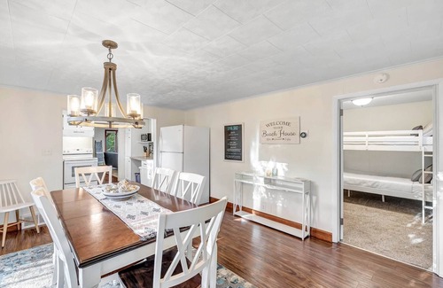 Green Bay Casa | ⌈W a t e r f r o n t ⌋ cottage with tower! ⏏︎