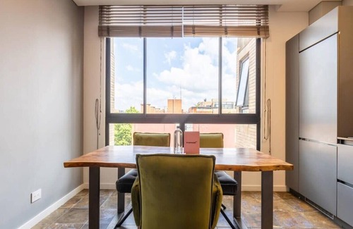 Antiguo Country Apartamento | w* | Amazing Penthouse Duplex in Parque Virrey