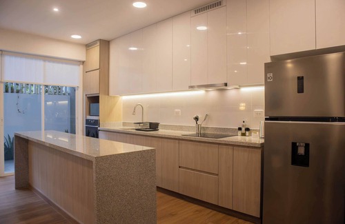 Armendariz Apartamento | w* | Chic 2BR w/Indoor Terrace in Miraflores