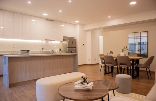 Armendariz Apartamento | w Chic 2BR w Indoor Terrace in Miraflores