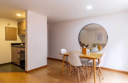 Chico Reservado Apartamento | w* | Comfortable Duplex in Parque 93