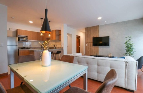 Miraflores Apartamento | w * | Comfy 2BR near Parque Kennedy in Miraflores