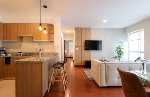 Miraflores Apartamento | w * | Comfy 2BR near Parque Kennedy in Miraflores