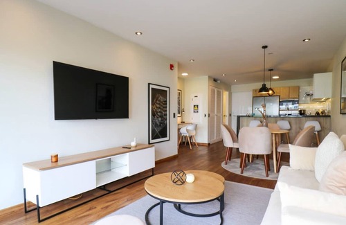 Armendariz Apartamento | w Fascinating 1BR With Balcony in Miraflores