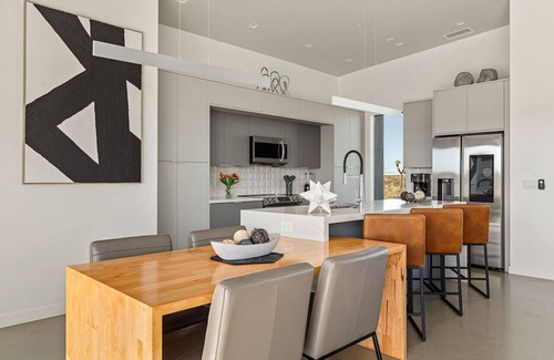 Joshua Tree Casa | W House: Luxe Near Park Heated Pool & Spa