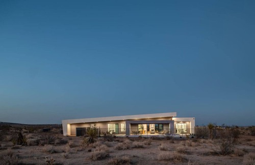 Joshua Tree Casa | W House: Luxe Near Park Heated Pool & Spa