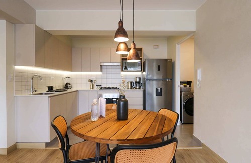 Santa Cruz Apartamento | w* | Impressive 2BR with balcony in Miraflores