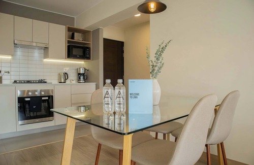 Santa Cruz Apartamento | w* | Impressive 2BR with balcony in Miraflores
