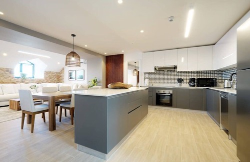 Obarrio Apartamento | w* | Penthouse 2BR with Modern Terrace Casco Viejo