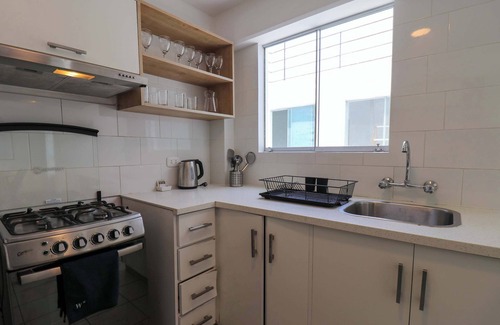 Barranco Apartamento | w* | Stunning 3BR with Balcony in Barranco