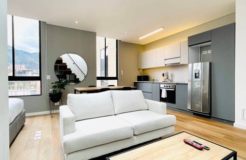 Antiguo Country Apartamento | w*| Modern Duplex in Parque Virrey