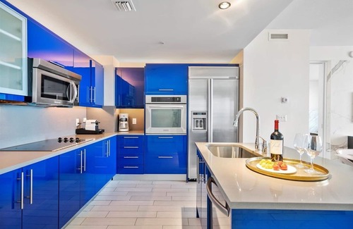 Central Beach Condominio | W Residences 2 Bedroom Suite 2 Condo by RedAwning