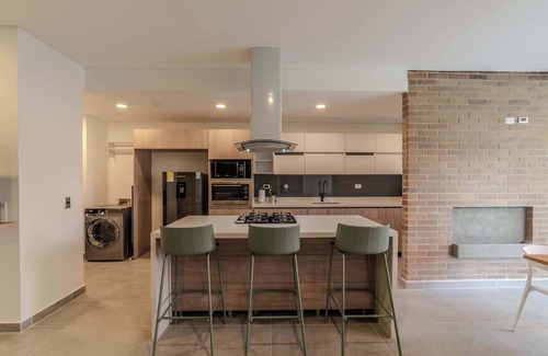 Laureles - Estadio Apartamento | w*|Spacious 3BR w/Dining Terrace in Laureles