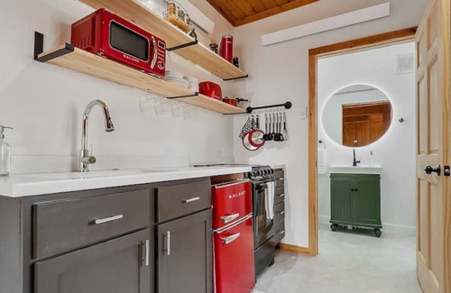 Rapid City Casa | W St. Louis · Guest Suite-Hot Tub-Close to Town