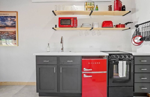Rapid City Casa | W St. Louis · Guest Suite-Hot Tub-Close to Town