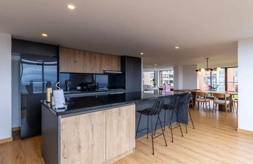 Bellavista Apartamento | w* | Stunning 5BR Triplex in Rosales