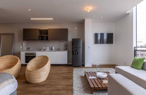 Antiguo Country Apartamento | w* | Upscale Penthouse Duplex w/ Terrace in Parque Virrey