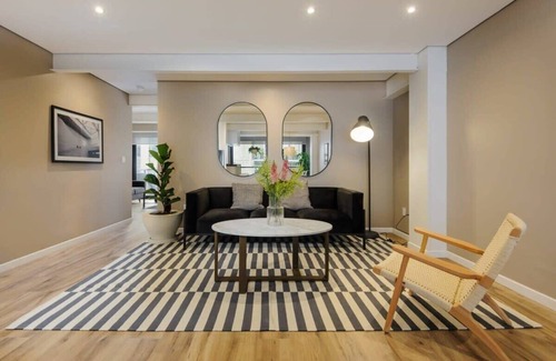 Hipodromo Apartamento | w* | Vibrant 2BR with Balcony in Condesa