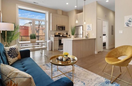 Wicker Park Apartamento | W16 Chic Bucktown 2BR Apt w/ In-Unit Laundry