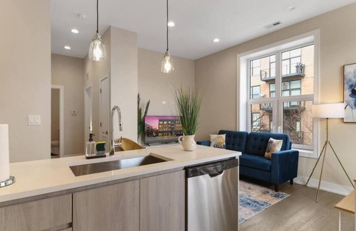 Wicker Park Apartamento | W16 Chic Bucktown 2BR Apt w/ In-Unit Laundry