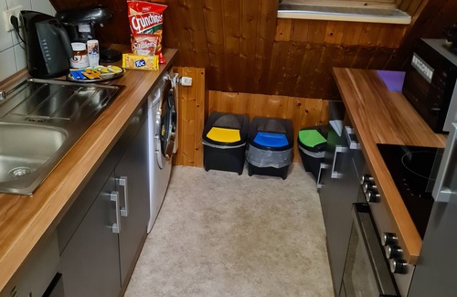 Hullhorst Apartamento | W4, apartment with air conditioning, 2 bedrooms with 4 single beds.