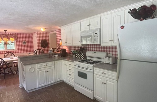 Skaneateles Cabina | Wackerbarth Cottage-Skaneateles Lake Level Lake Access