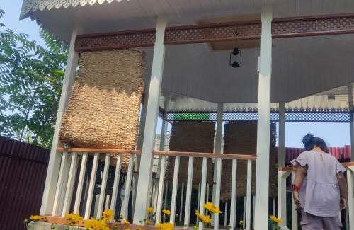 Gulmarg Casa | Wahab's INN - riverside cottage