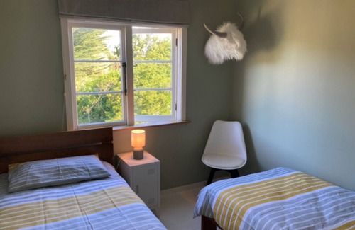 Waikanae Cabaña | Waikanae Beach House, Olde Beach
