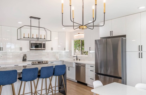 Kaimuki Casa | Waikiki and Diamond Head Views with Modern 3Bed/2Bath