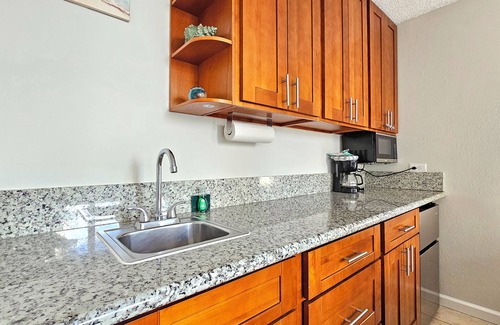 Waikiki Apartamento | Waikiki Beach Studio w/Lanai & Pool at The Waikiki Grand