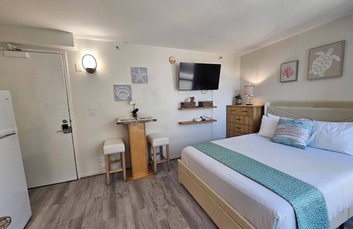 Waikiki Hotel | Waikiki Grand Hotel - Newly Renovated @6FL