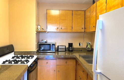 Waikiki Apartamento | ~Waikiki~ LOWEST RATES IN AREA ~ 1 Bedroom ~ Fully Furn ~ Blocks to Beach ~