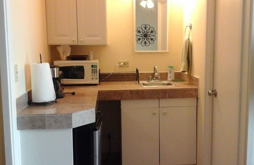 Waikiki Apartamento | ~ Waikiki ~ $ MEJOR VALOR $ ~ Estudios ~ Fully Furn ~ Blocks to Beach ~
