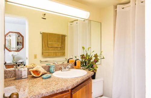 Waikiki Apartamento | Waikiki Studio Steps to Beach-Mall Free Parking-WiFi