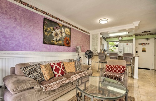 McCully - Moiliili Condominio | Waikiki: Walking Distance 30 Night Minimum