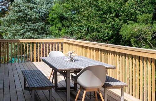 Waitahanui Casa | Waitahanui Lake House - Lake Taupo Holiday Home