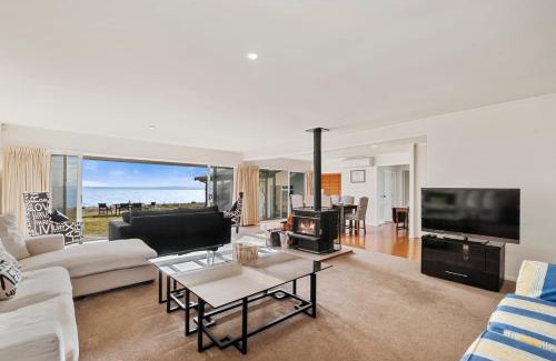 Waitahanui Casa | Waitahanui Lakefront Escape - Waitahanui Home