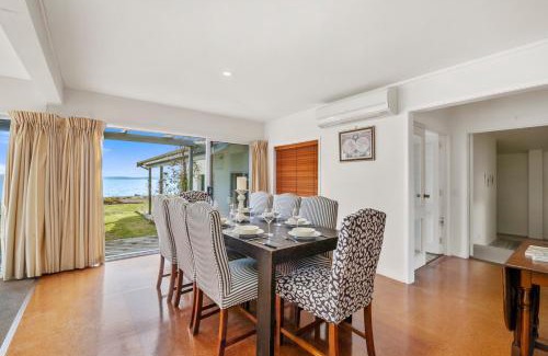 Waitahanui Casa | Waitahanui Lakefront Escape - Waitahanui Home
